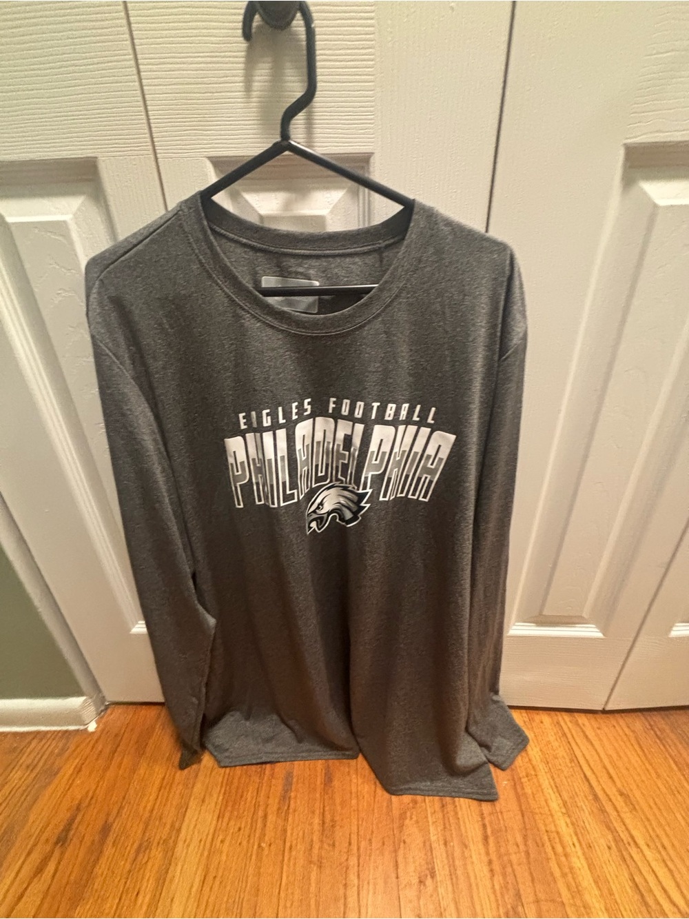 NFL Philadelphia Eagles Long Sleeve Crewneck Tee - Gray